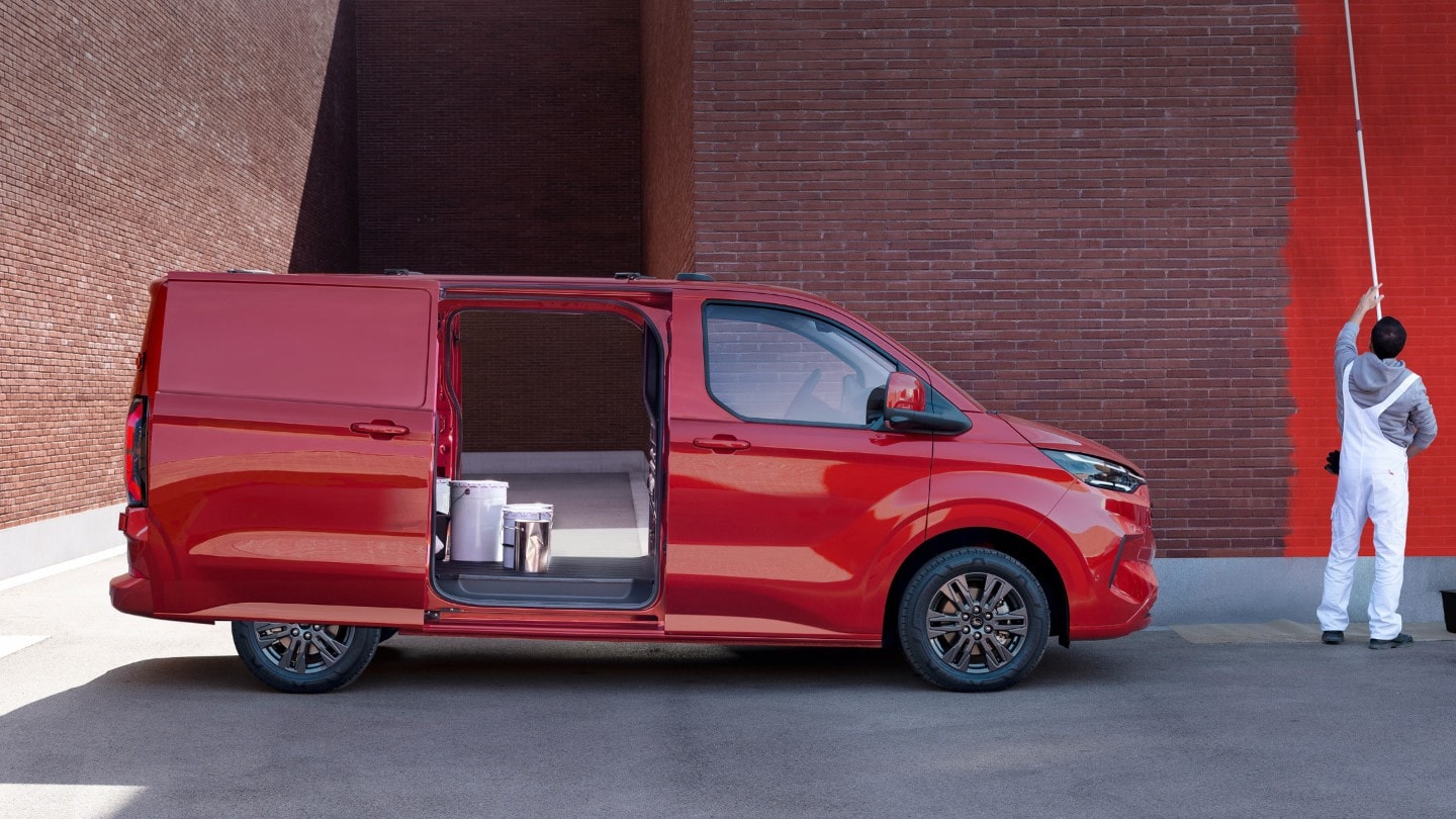 ford-transit_custom-eu-Limited_Profile_View_Doors_Open_Static_Talent_V710_2160x1215-feature.jpg.renditions.extra-large.jpeg