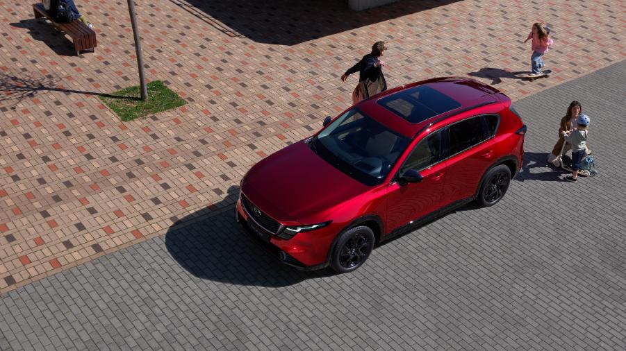2025_All-New CX-5_GER_LHD_BRD_C08b_EXT_Panoramic sunroof_Birds eye view_until June 2030.jpg